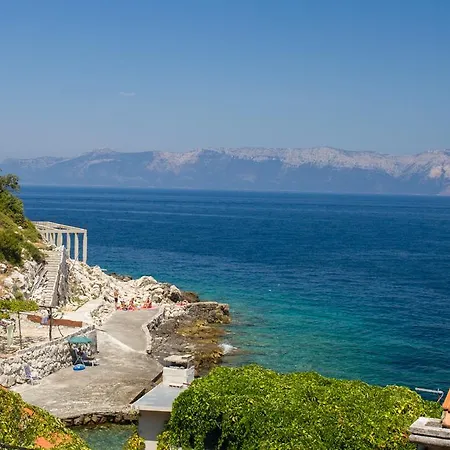 Dora Mljet 아파트