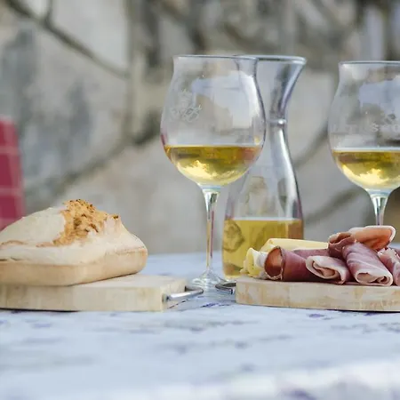 Dora Mljet * Kozarica