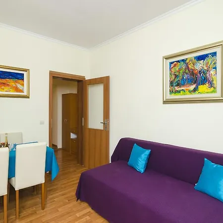 Dora Mljet * Kozarica