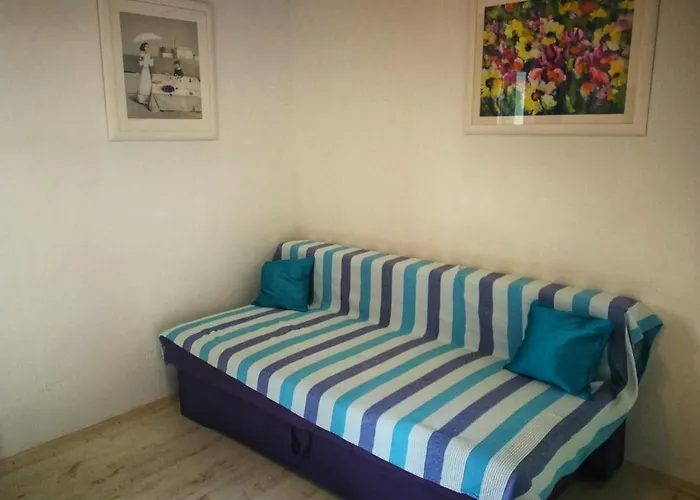 Dora Mljet * Kozarica